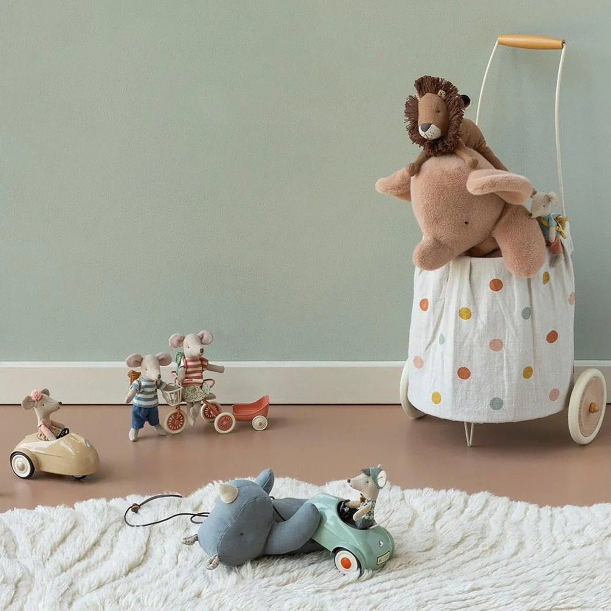 Bil Furniture for mice