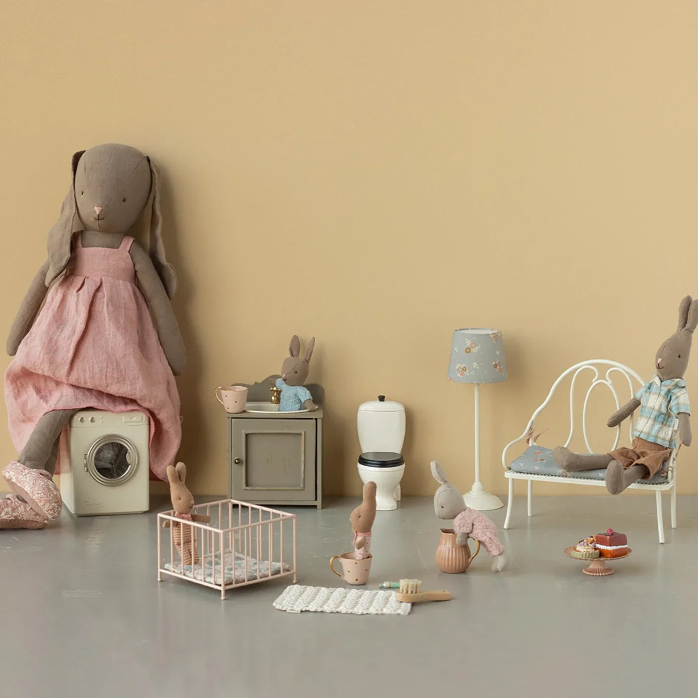 Floor lamp Furniture for mice