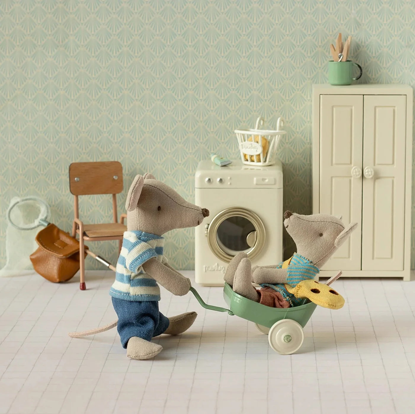 Little brother Mouse