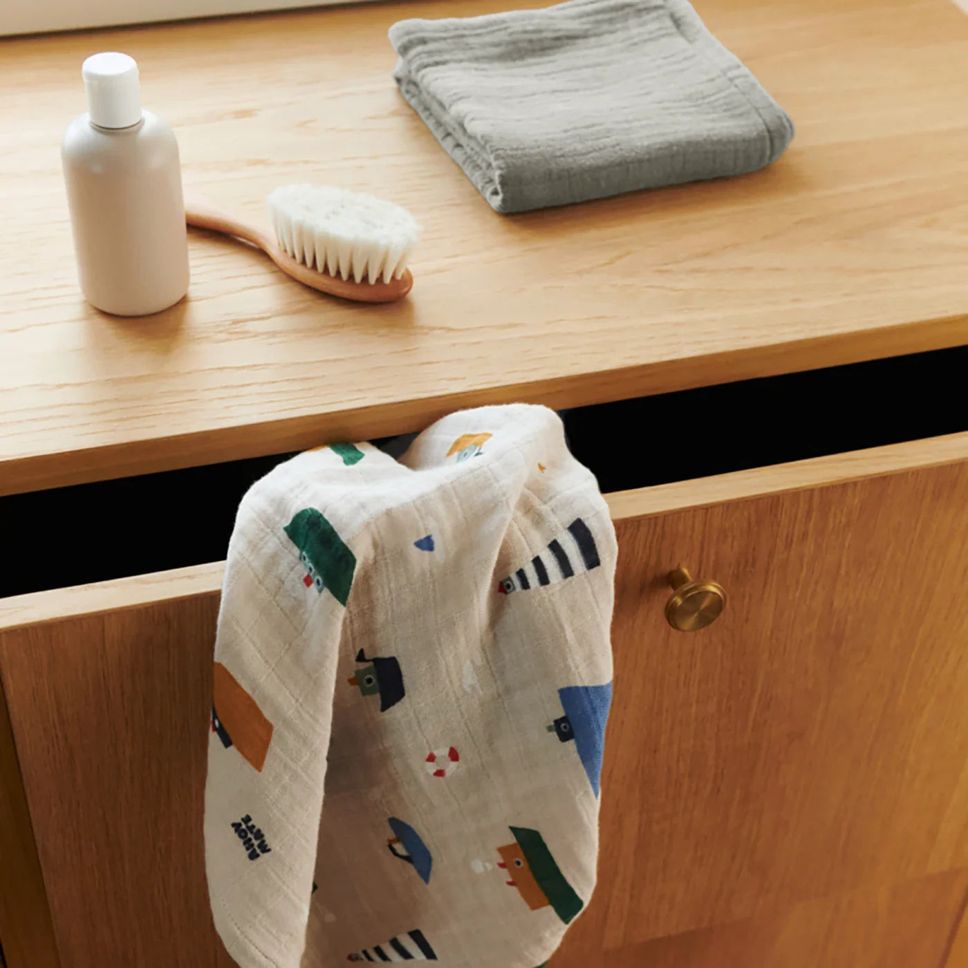 Lewis Muslin cloth
