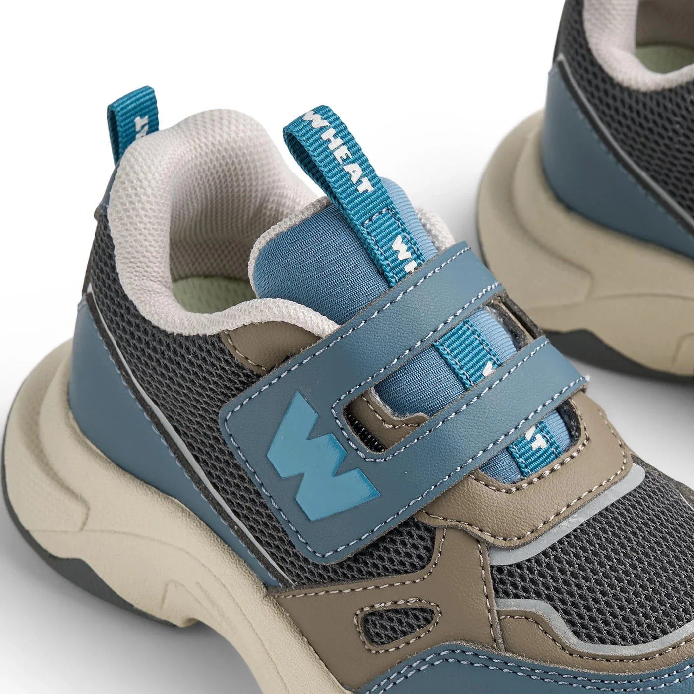 Cove Sneaker