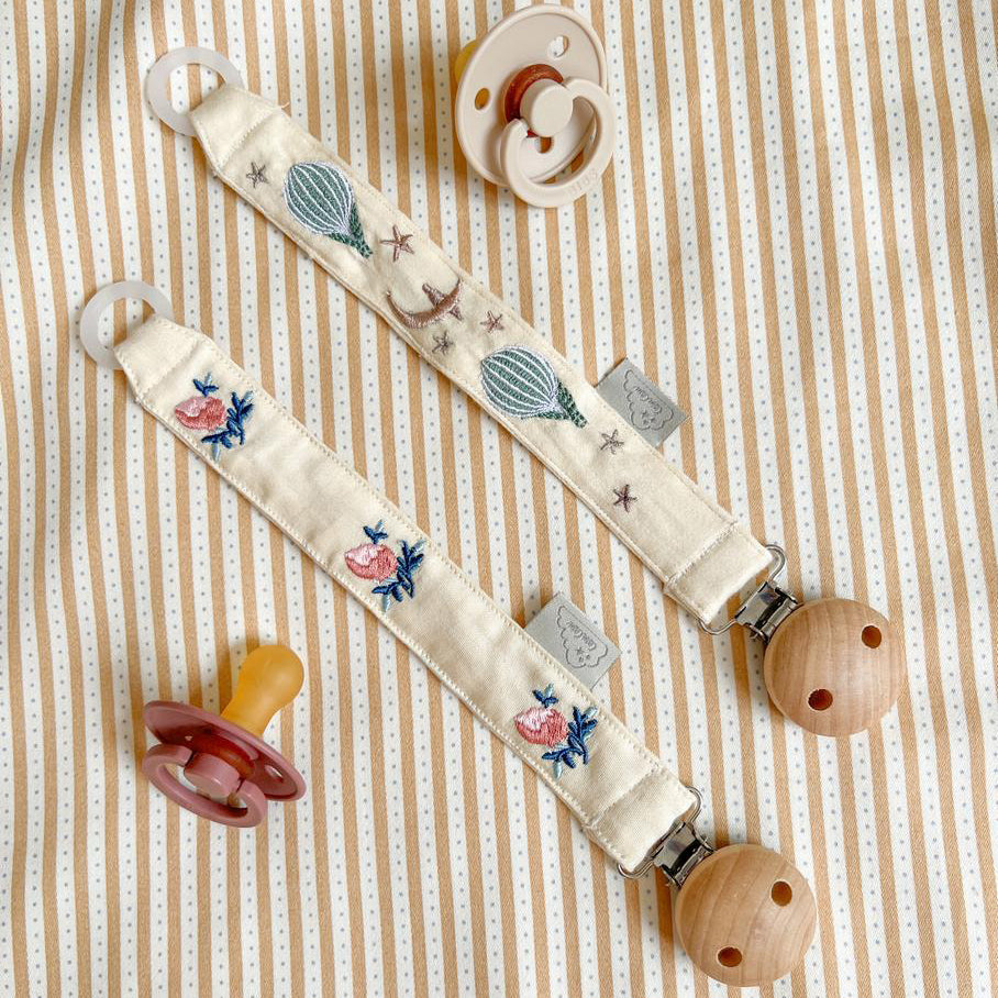 Dreamland Pacifier clip