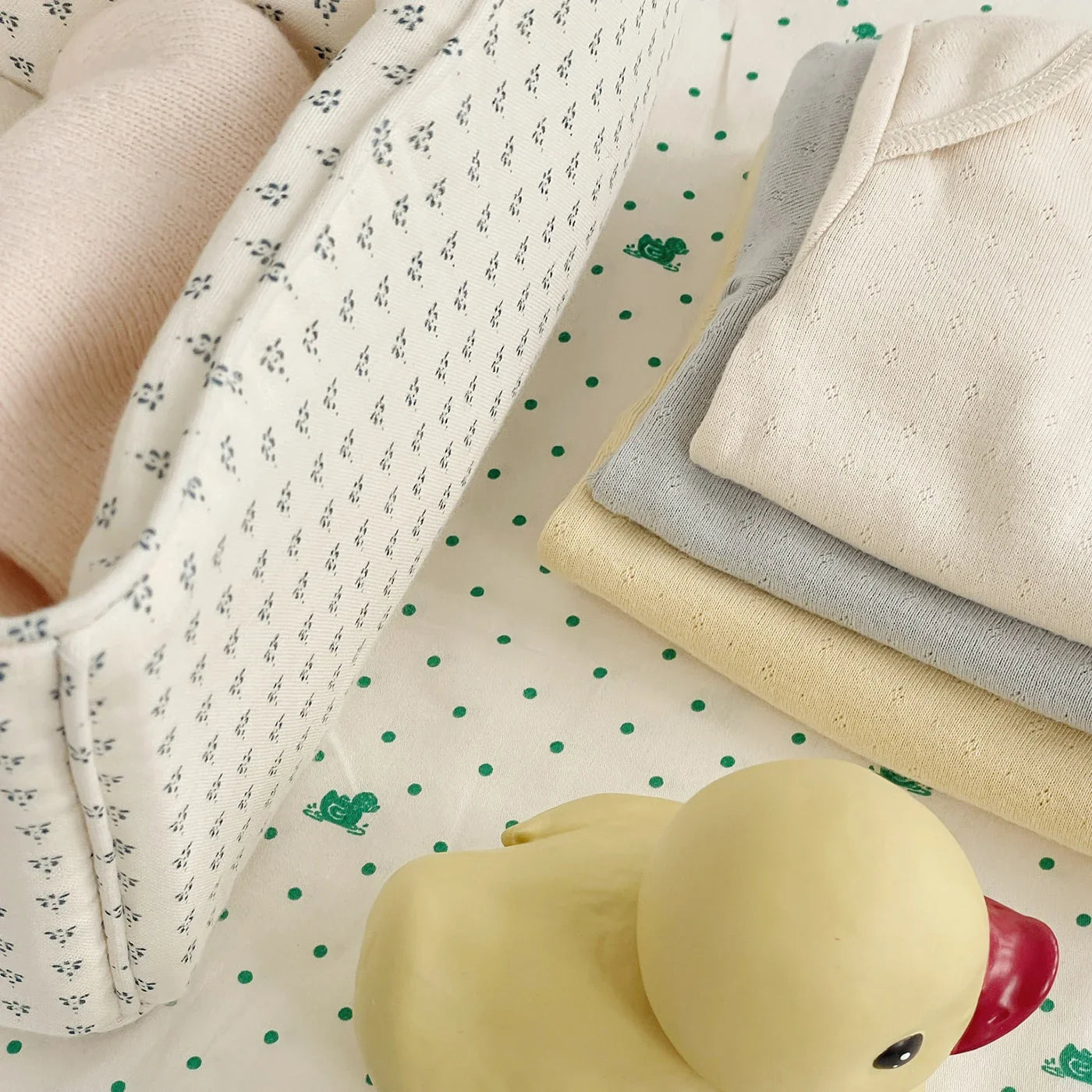 Diaper organizer Basket