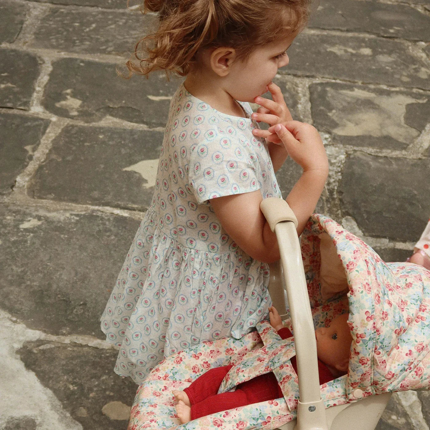 DOLL dolls & accessories