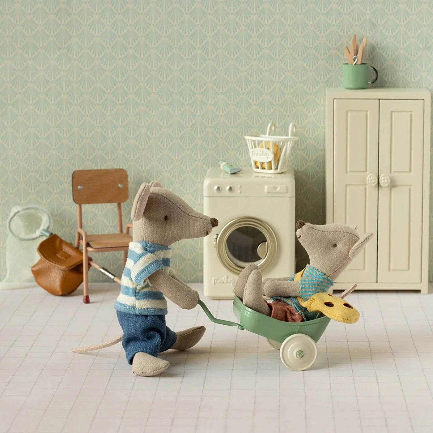 Little brother Mouse