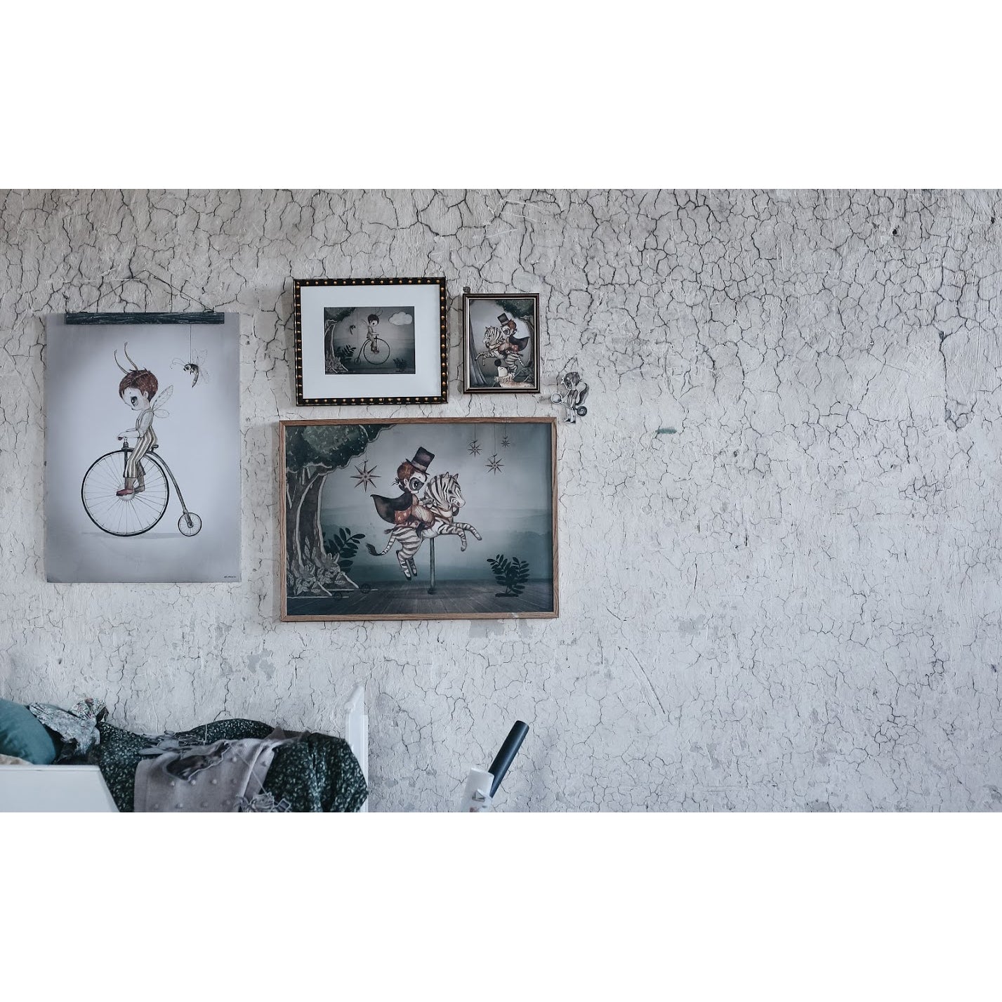 MR JOHN wall decoration