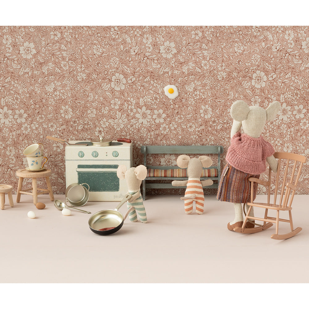 dolls & accessories