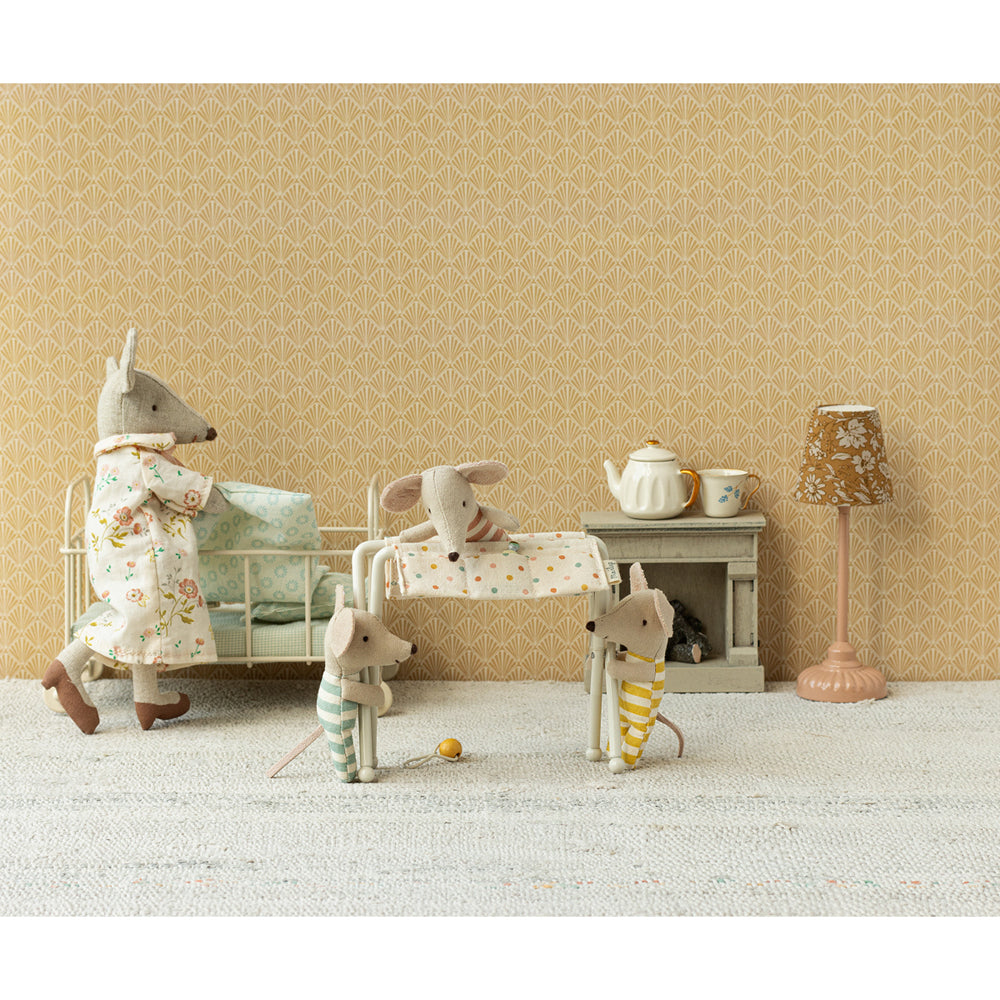 dolls & accessories