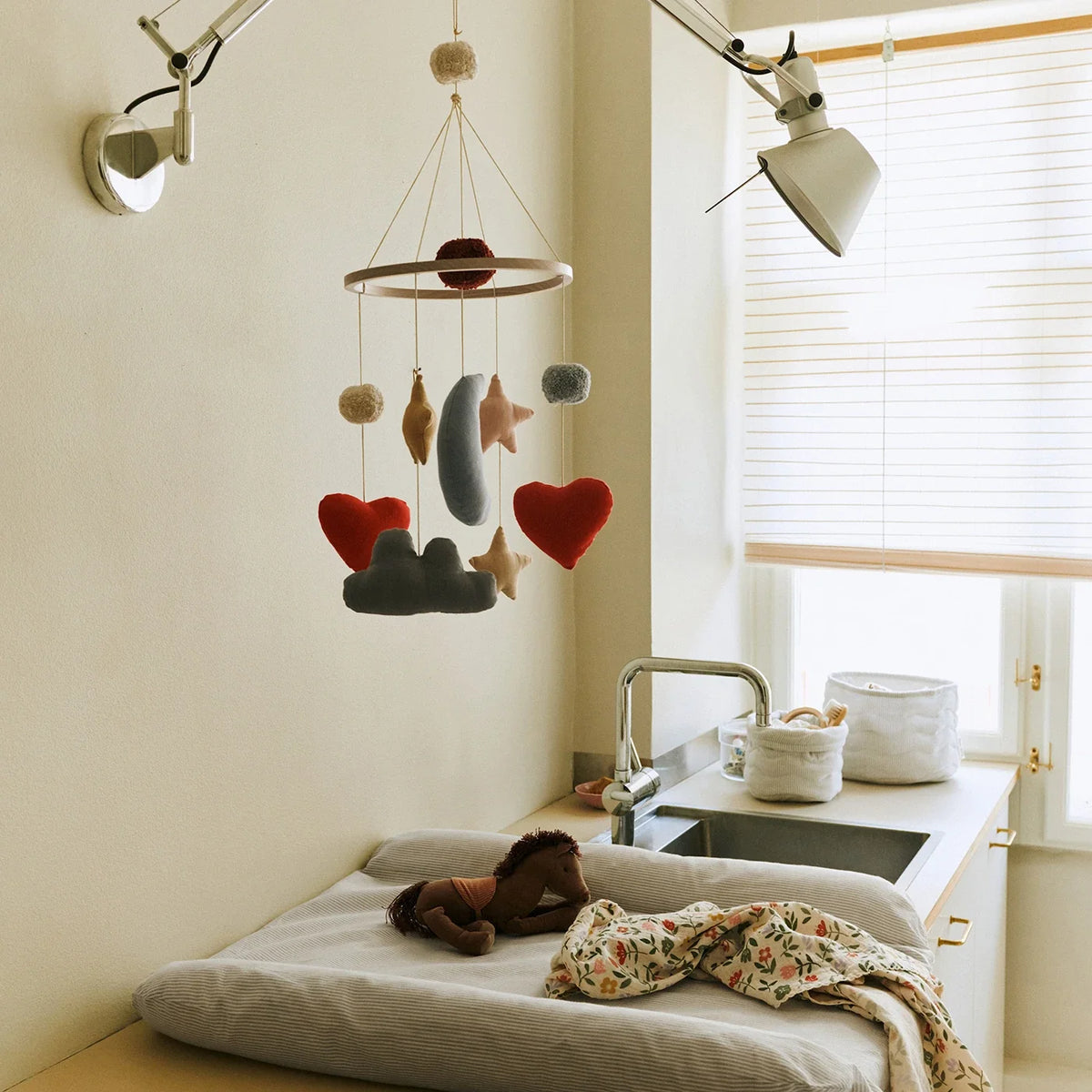 Atlas Baby mobile