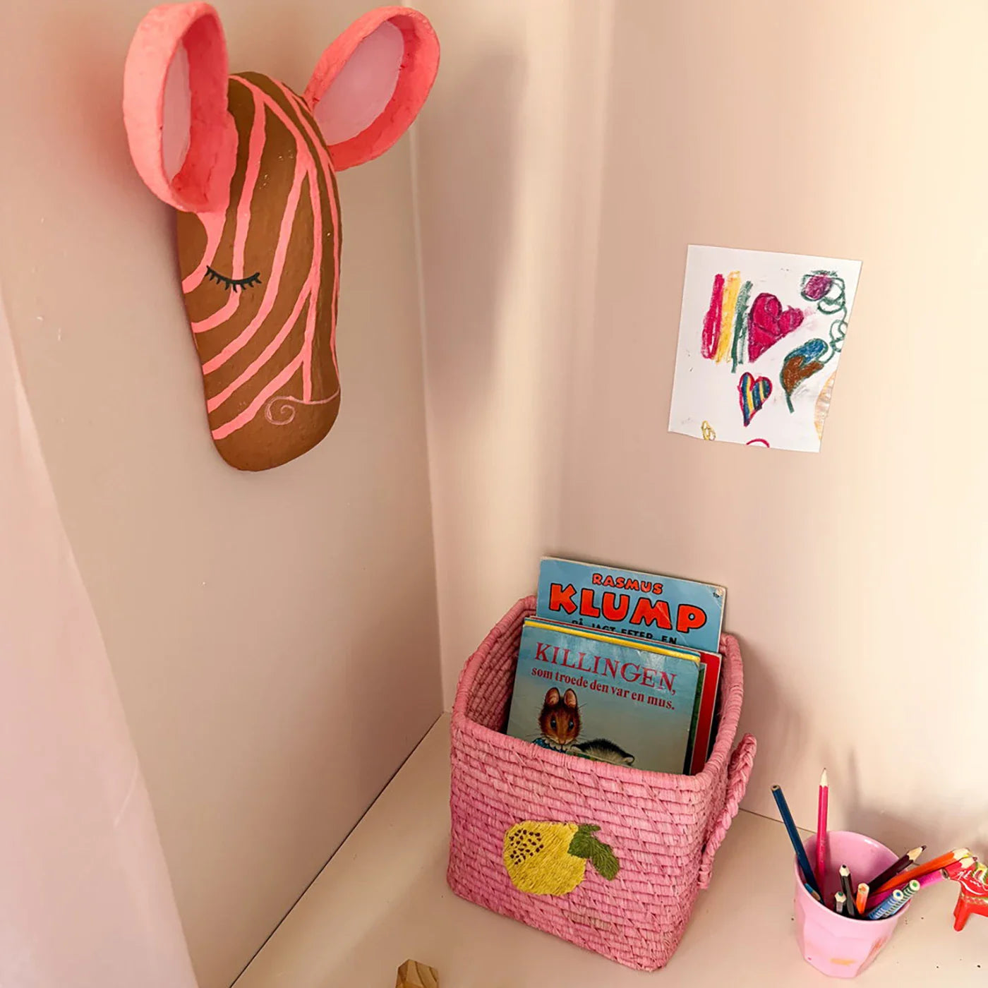 Raffia square Storage