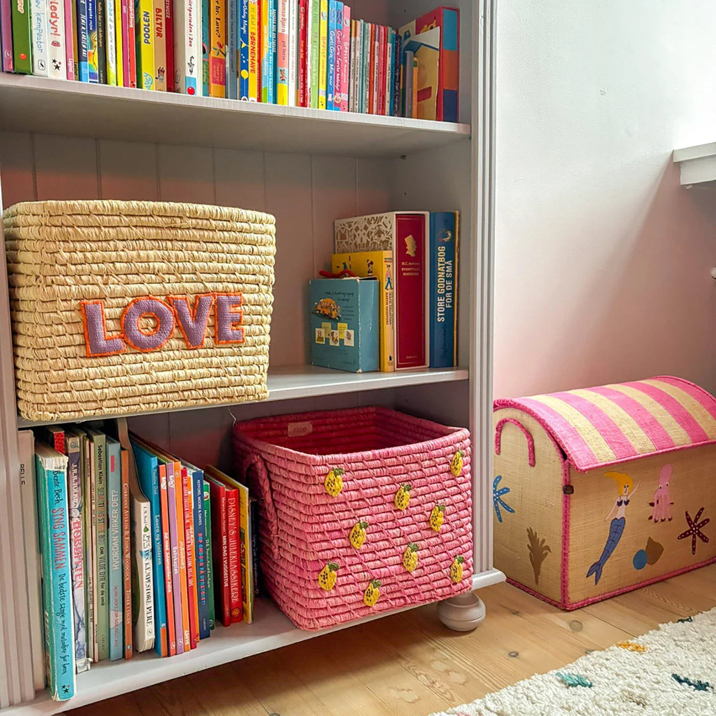 Raffia square Storage
