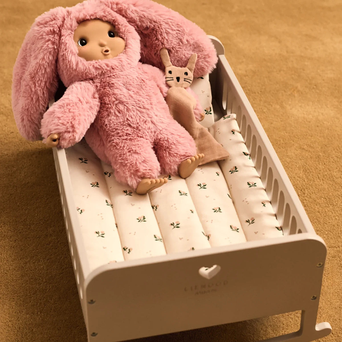 Hennie Doll bed