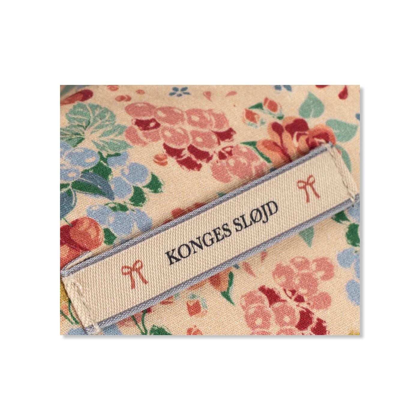 DOLL dolls & accessories